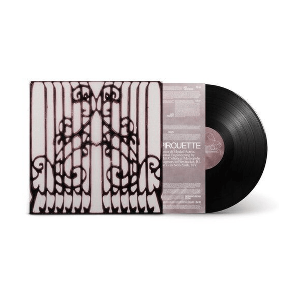 Model/actriz - Pirouette - LEVITATION